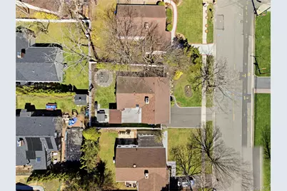 11 Grand Central Avenue, Amityville, NY 11701 - Photo 35