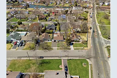 11 Grand Central Avenue, Amityville, NY 11701 - Photo 33