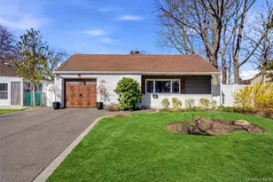 11 Grand Central Ave, Amityville, NY 11701 - Photo 5