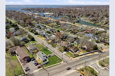 11 Grand Central Avenue, Amityville, NY 11701 - Photo 39