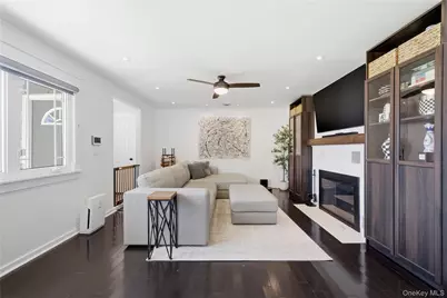 11 Grand Central Avenue, Amityville, NY 11701 - Photo 13