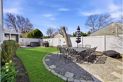 11 Grand Central Avenue, Amityville, NY 11701 - Photo 31