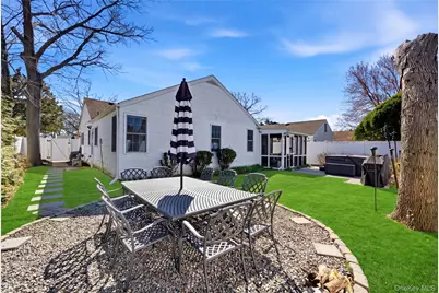 11 Grand Central Avenue, Amityville, NY 11701 - Photo 27