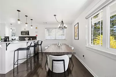 11 Grand Central Avenue, Amityville, NY 11701 - Photo 9