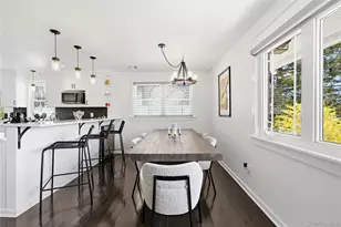 11 Grand Central Ave, Amityville, NY 11701 - Photo 9