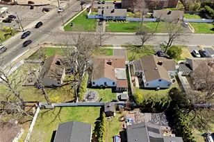 11 Grand Central Ave, Amityville, NY 11701 - Photo 37