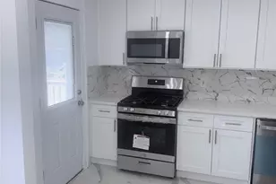 10416 Rosita Rd, Ozone Park, NY 11417 - Photo 5