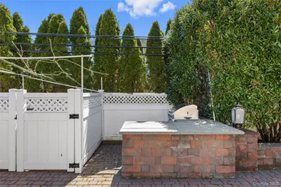 66 Wyatt Road, Garden City, NY 11530 - Photo 33