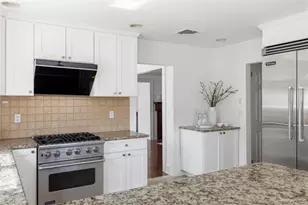 66 Wyatt Rd, Garden City, NY 11530 - Photo 15