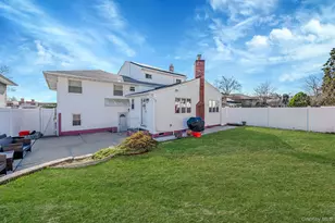 257 Garden City Rd, Franklin Square, NY 11010 - Photo 7