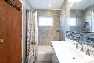 257 Garden City Rd, Franklin Square, NY 11010 - Photo 37