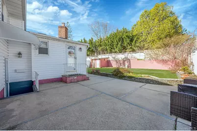 257 Garden City Road, Franklin Square, NY 11010 - Photo 5