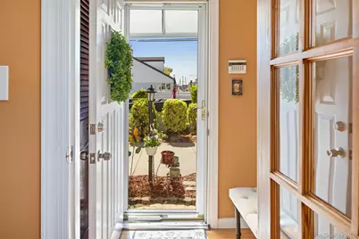 28 Fane Court, Brooklyn, NY 11229 - Photo 3