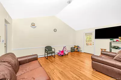 103 Gates Avenue, Central Islip, NY 11722 - Photo 3