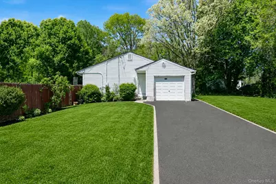 103 Gates Avenue, Central Islip, NY 11722 - Photo 23