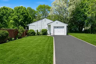 103 Gates Ave, Central Islip, NY 11722 - Photo 23