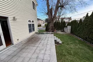 31 Woodward St, Roslyn Heights, NY 11577 - Photo 7