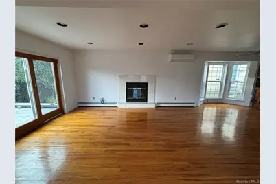 31 Woodward Street, Roslyn Heights, NY 11577 - Photo 5