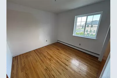 31 Woodward Street, Roslyn Heights, NY 11577 - Photo 15