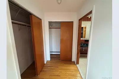 31 Woodward Street, Roslyn Heights, NY 11577 - Photo 21