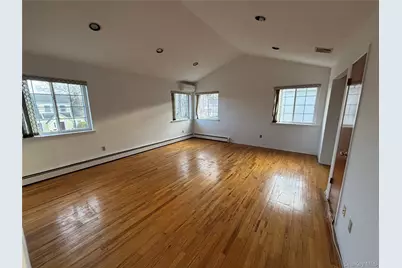 31 Woodward Street, Roslyn Heights, NY 11577 - Photo 19