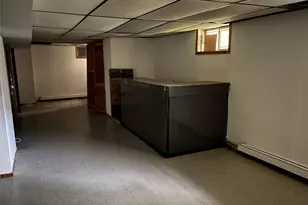 31 Woodward St, Roslyn Heights, NY 11577 - Photo 27