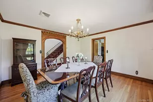 12 Sutton Pl, Rockville Centre, NY 11570 - Photo 7