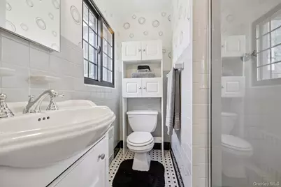 12 Sutton Place, Rockville Centre, NY 11570 - Photo 21