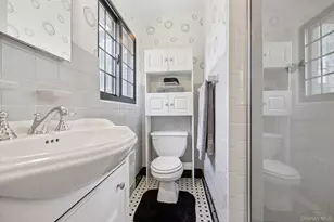 12 Sutton Pl, Rockville Centre, NY 11570 - Photo 21