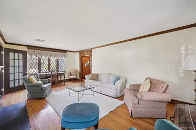 12 Sutton Place, Rockville Centre, NY 11570 - Photo 5