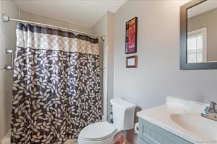 144 Washington Ave, Wheatley Heights, NY 11798 - Photo 9