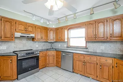 95 Elm Drive N, Levittown, NY 11756 - Photo 7