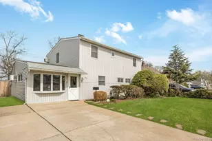 95 Elm Dr N, Levittown, NY 11756 - Photo 3