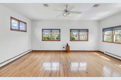 8 Adelphi Street, Islip, NY 11751 - Photo 19