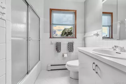 8 Adelphi Street, Islip, NY 11751 - Photo 21