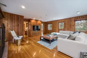 4 Springwood Path, Syosset, NY 11791 - Photo 7
