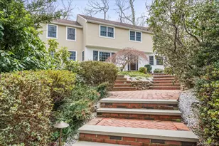 4 Springwood Path, Syosset, NY 11791 - Photo 3