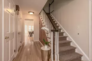 4 Springwood Path, Syosset, NY 11791 - Photo 19