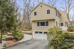 4 Springwood Path, Syosset, NY 11791 - Photo 45