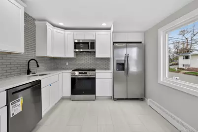 15 Lindsay Street, Huntington, NY 11743 - Photo 11