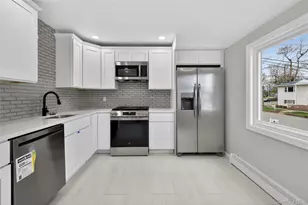 15 Lindsay St, Huntington, NY 11743 - Photo 11