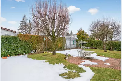 112 Wentworth Avenue, Albertson, NY 11507 - Photo 21