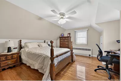 112 Wentworth Avenue, Albertson, NY 11507 - Photo 15