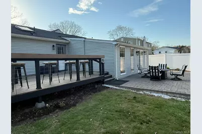 1026 Howells Road, Bay Shore, NY 11706 - Photo 17