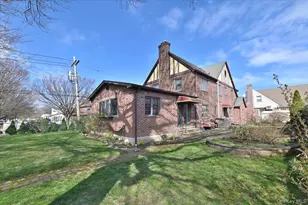 4219 219th St, Bayside, NY 11361 - Photo 27