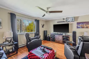 7 Hollywood Dr, Shirley, NY 11967 - Photo 5