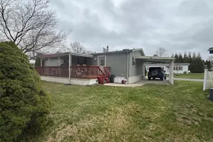 1661 Old Country Rd, Riverhead, NY 11901 - Photo 3