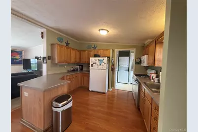 1661 Old Country Road #417, Riverhead, NY 11901 - Photo 11