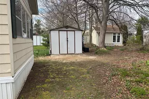 45 B Witt Ln, Aquebogue, NY 11931 - Photo 5