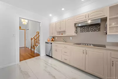 1239 Lynne Street, Baldwin, NY 11510 - Photo 11